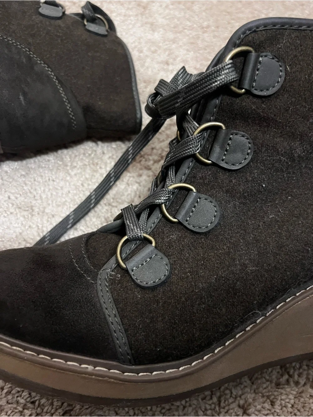 Merona Dark Green Wedge Boot Size 11